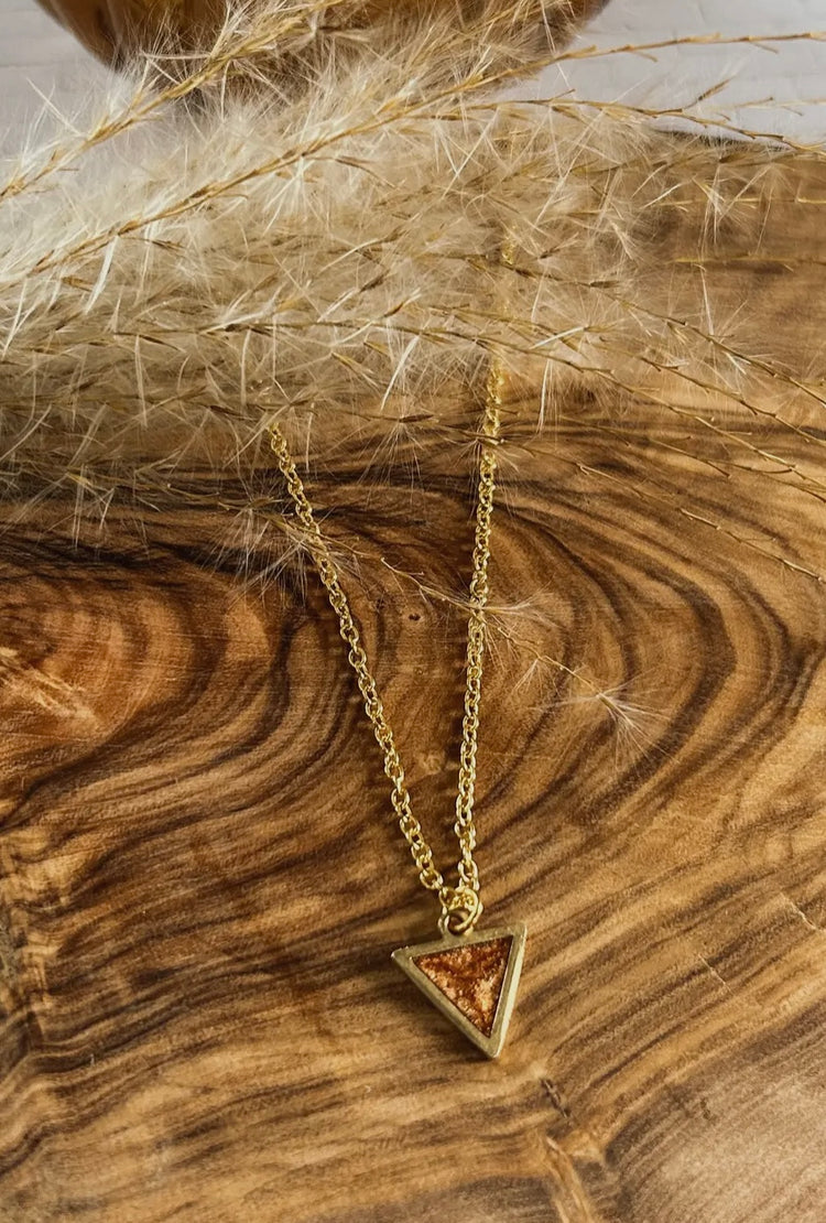 The Dainty Della Pendant Necklace