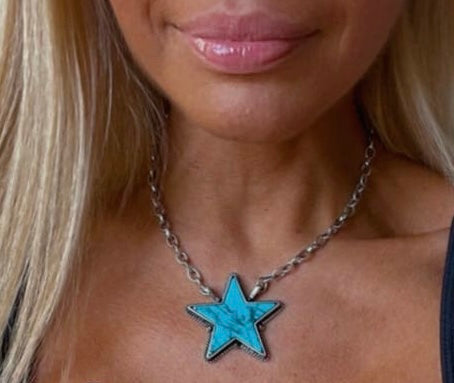 The Punchy Star Necklace