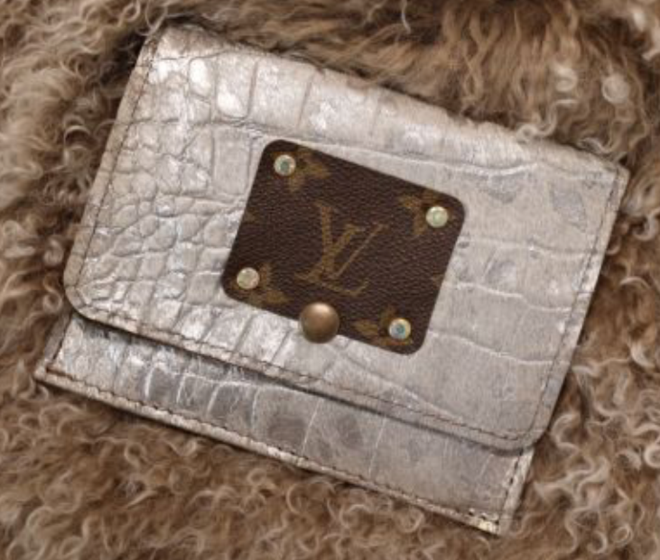 Flora Silver Turtle Embossed Cowhide Large Credit Card Holder