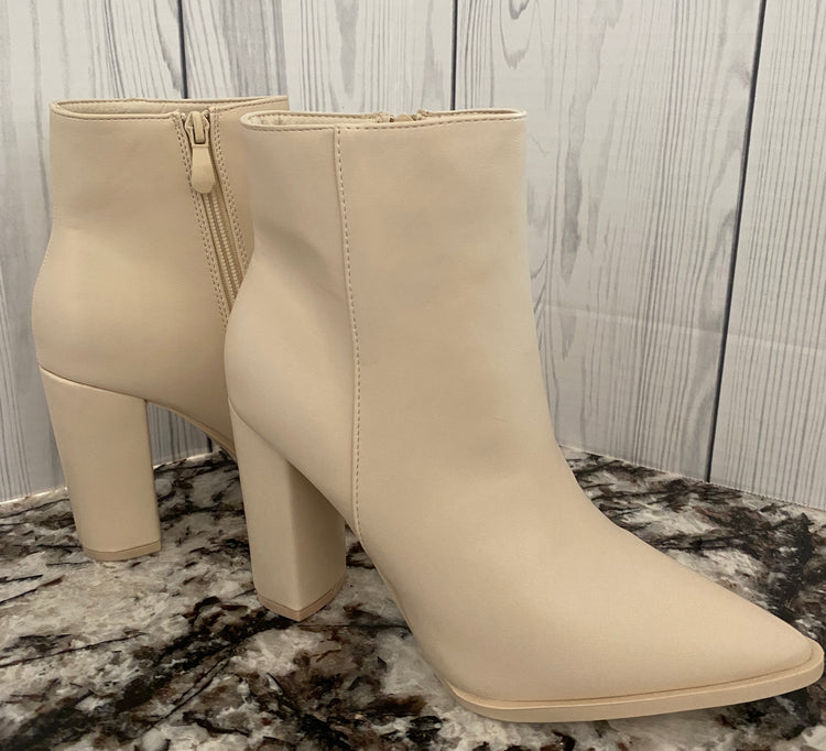 Matta Obsession Ankle Boots in Bone Color